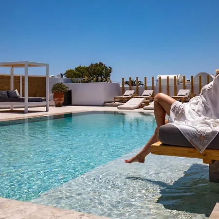Louis Santorini Aparthotel