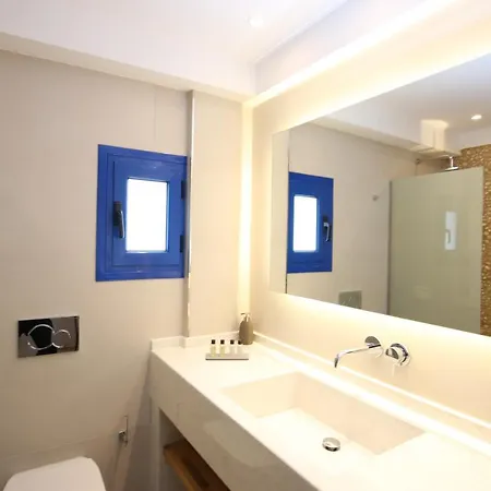 Louis Santorini Aparthotel Kamári